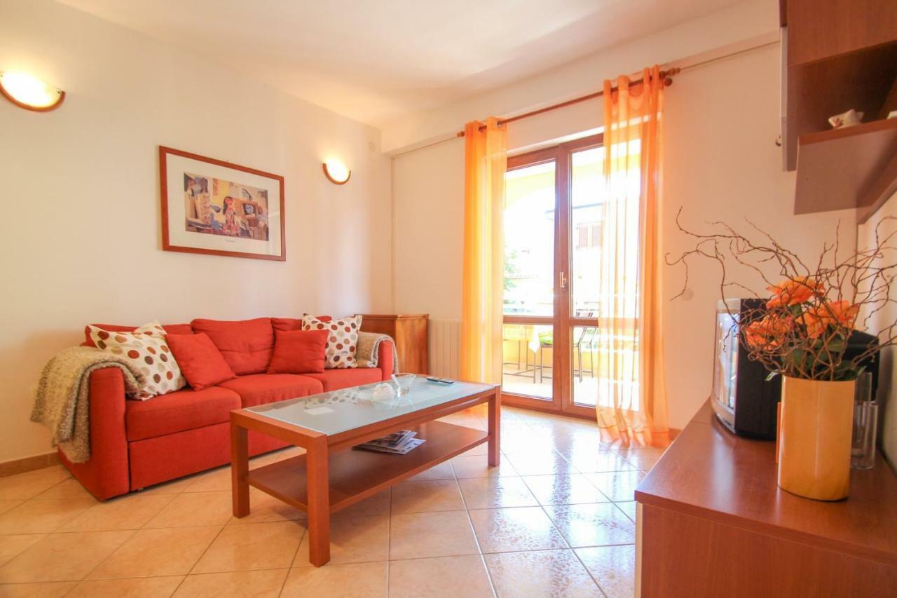 Appartamento Alenka Orange Novigrad Istria Esterno foto