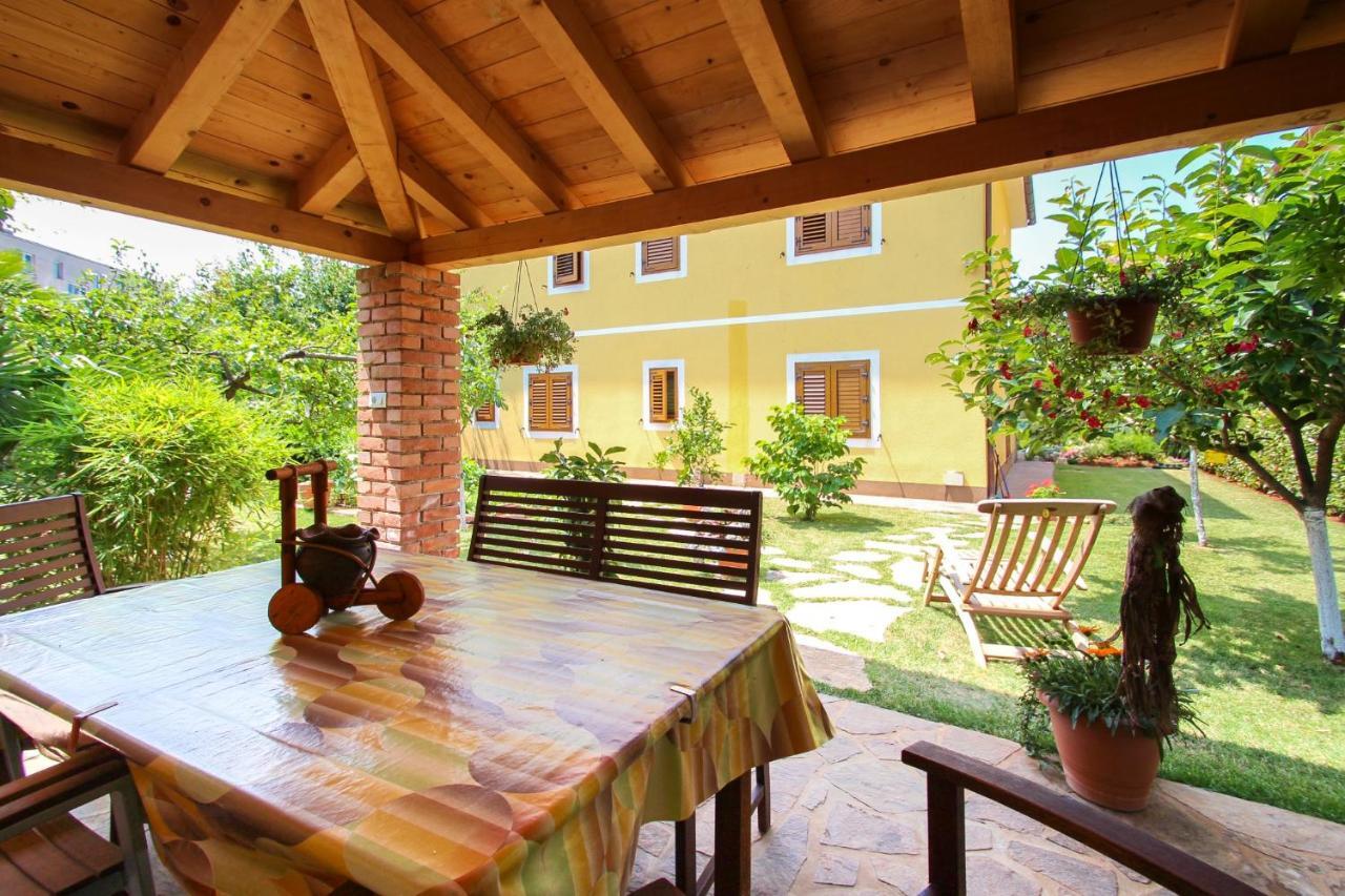 Appartamento Alenka Orange Novigrad Istria Esterno foto